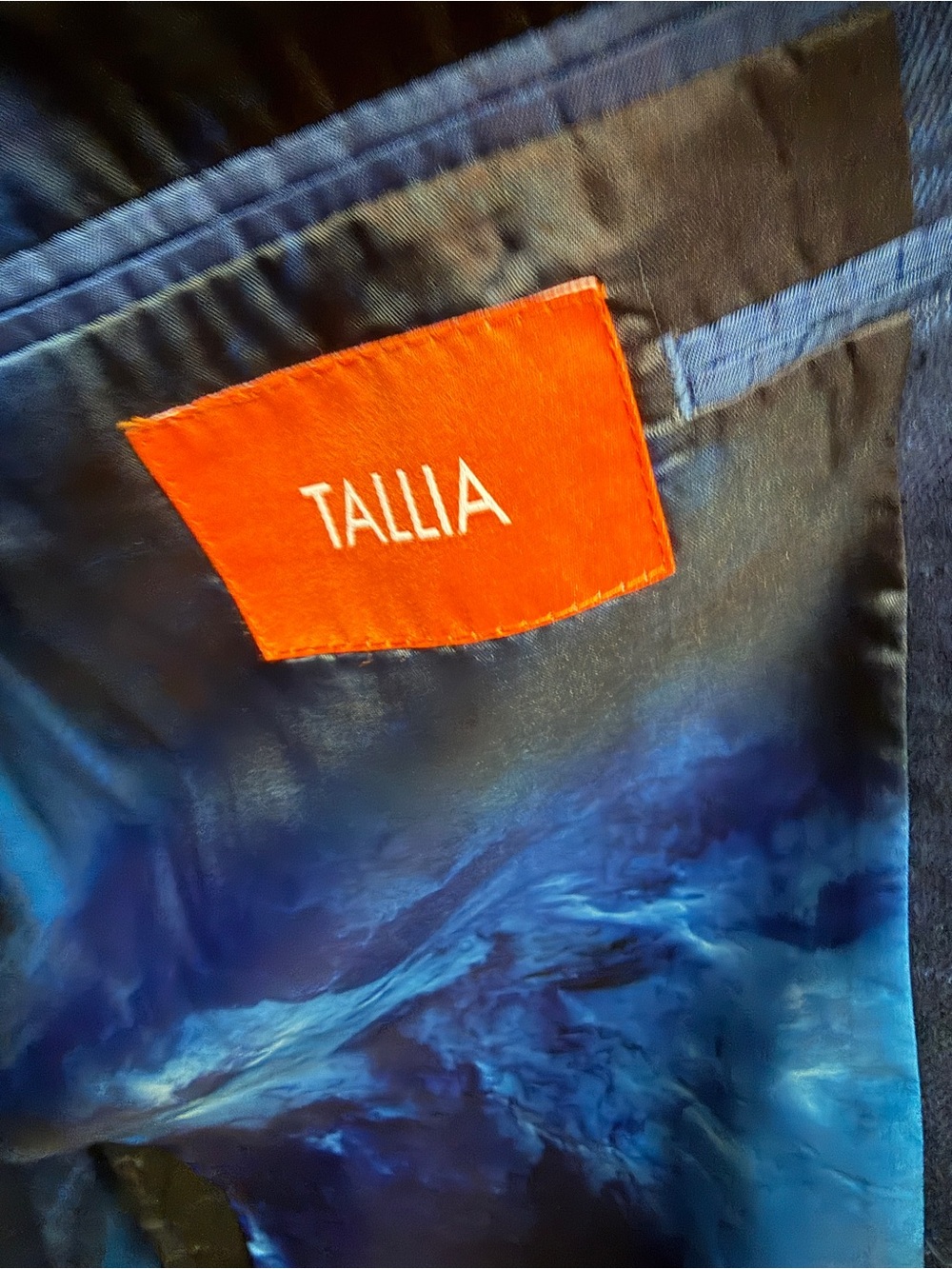 TALLIA 100% Linen Navy Blue Men’s Suit, SZ 44L with Ocean-Print Lining